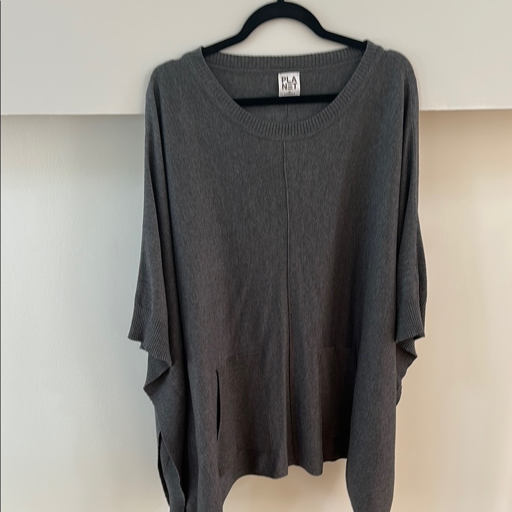 Eileen Fisher Gray Sweatshirt Cozy and Stylish